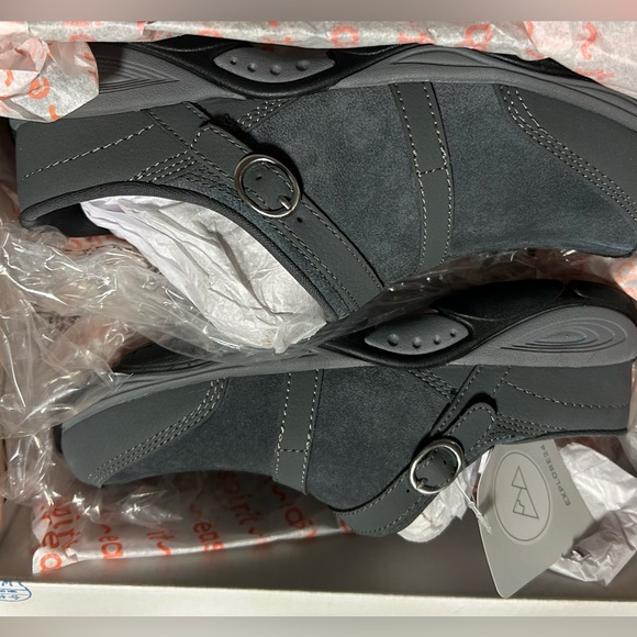 🌹New Easy Spirit Slip-On Shoes🌹 - Picture 8 of 10